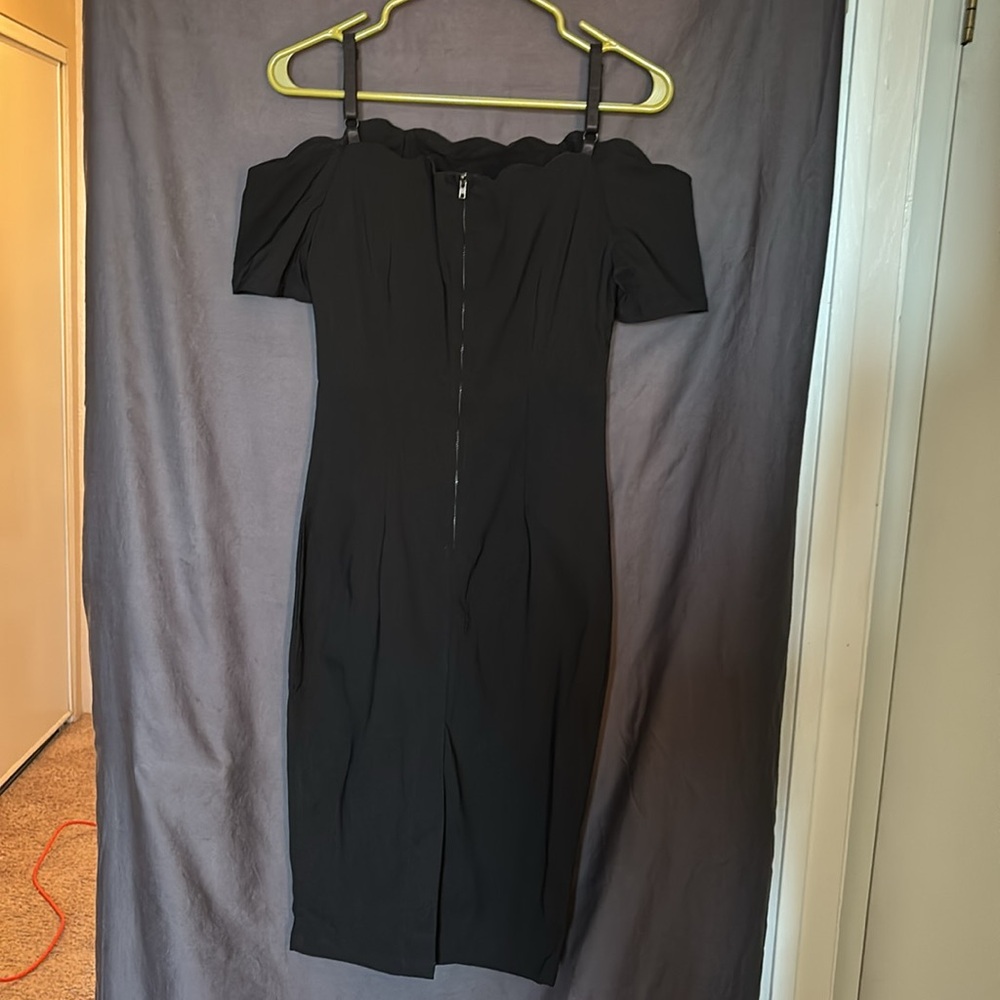 Bettie Page classic black form fitting dress - Picture 4 of 6